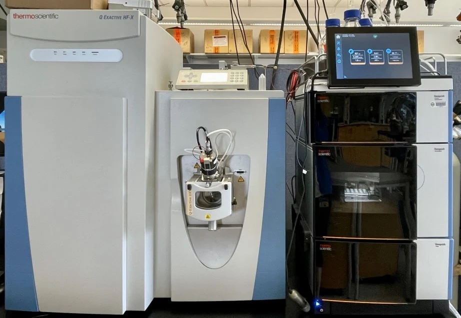 Thermo Scientific Q Exactive HF-X with connected chromatography equipment